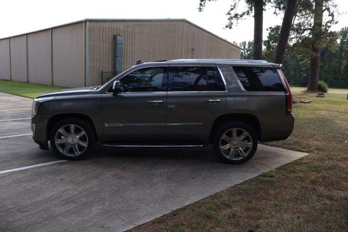 2018 Cadillac Escalade Luxury