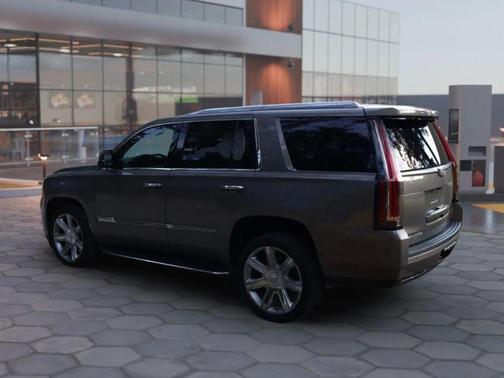 2018 Cadillac Escalade Luxury