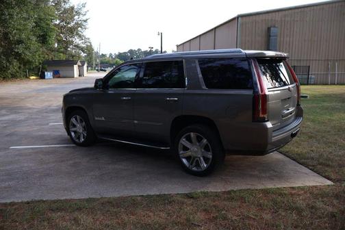 2018 Cadillac Escalade Luxury