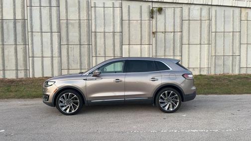 2019 Lincoln Nautilus Reserve