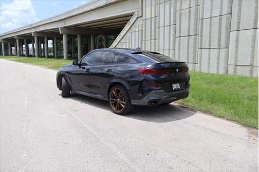 2021 BMW X6 M50i