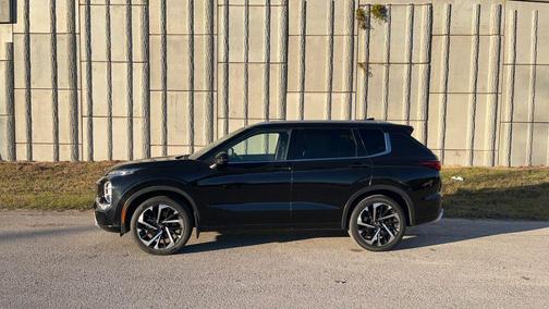 2022 Mitsubishi Outlander SEL Special Edition 2WD