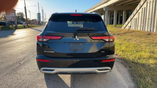 2022 Mitsubishi Outlander SEL Special Edition 2WD