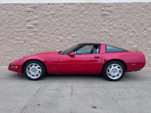 Red 1992 Chevrolet Corvette Base