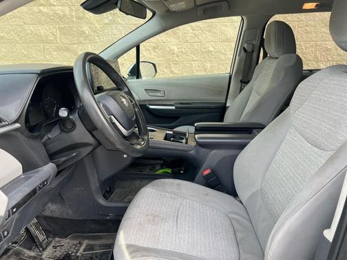 2021 Toyota Sienna LE