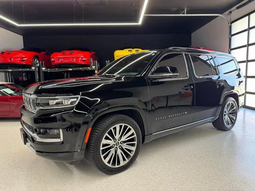 Diamond Black Crystal Pearlcoat 2022 Jeep Grand Wagoneer Series III 4x4