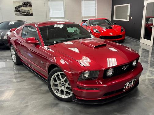 2005 Ford Mustang GT Premium
