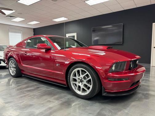 2005 Ford Mustang GT Premium