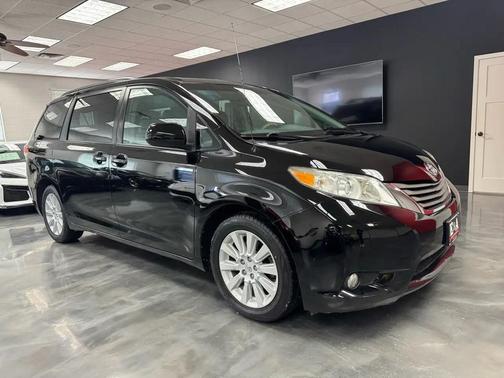 2013 Toyota Sienna XLE