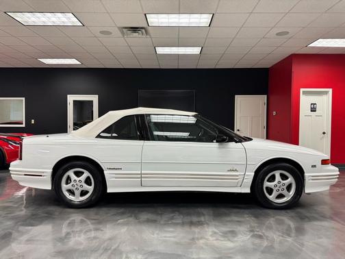 1994 Oldsmobile Cutlass Supreme Base