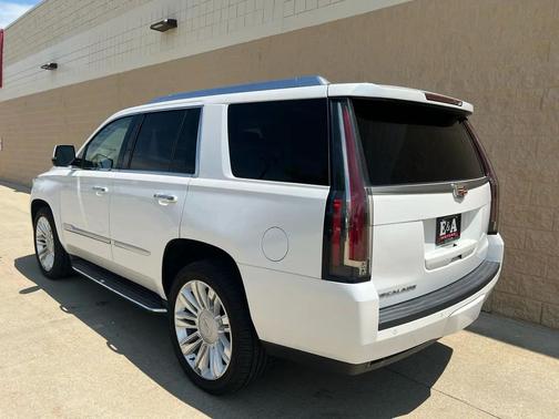 Crystal White Tricoat 2016 Cadillac Escalade Platinum