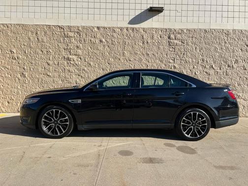 2019 Ford Taurus SEL