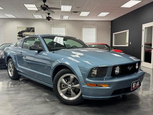 2005 Ford Mustang GT Premium