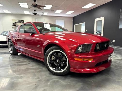 2005 Ford Mustang GT Premium