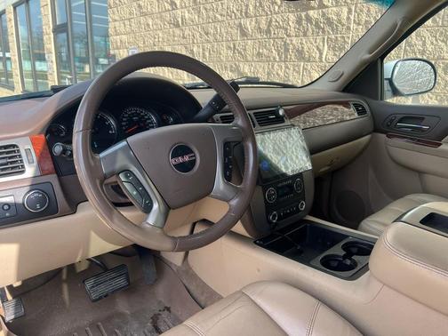 2010 GMC Yukon XL 1500 SLT