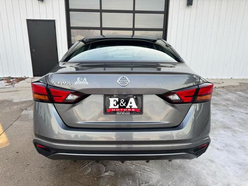 2022 Nissan Altima S FWD