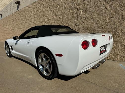 2000 Chevrolet Corvette Base