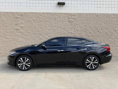 Black 2017 Nissan Maxima 3.5 SV