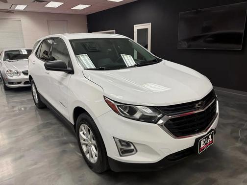 Summit White 2019 Chevrolet Equinox LS