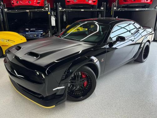 Pitch Black Clearcoat 2020 Dodge Challenger R/T Scat Pack Widebody