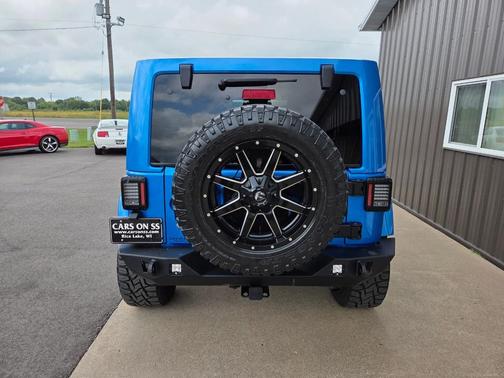 2016 Jeep Wrangler Unlimited Sahara