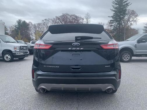 2023 Ford Edge Titanium