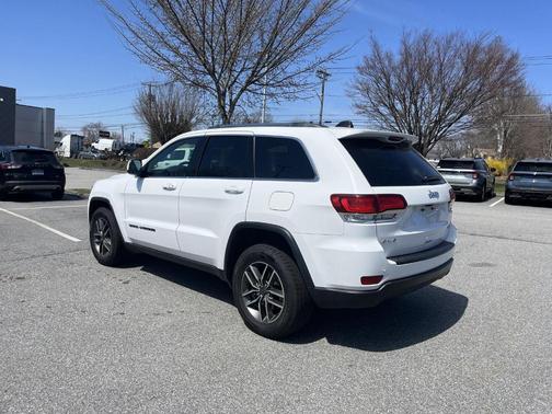 2020 Jeep Grand Cherokee Laredo E