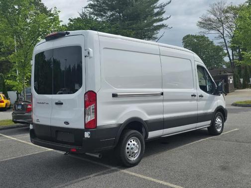 2025 Ford Transit-250 148 WB Medium Roof Cargo