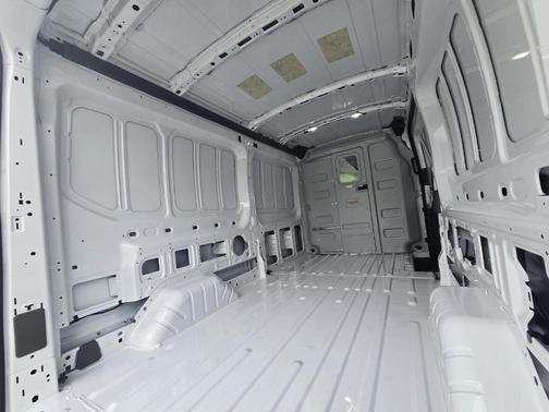 2025 Ford Transit-250 148 WB Medium Roof Cargo