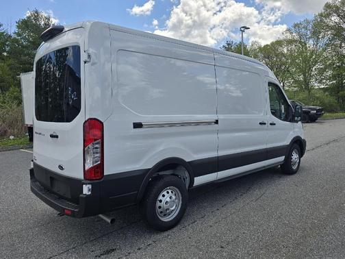 2025 Ford Transit-250 148 WB Medium Roof Cargo