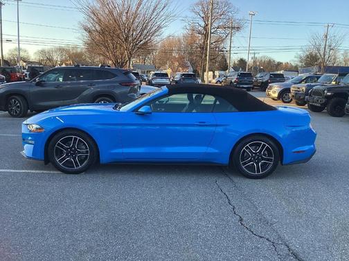 2022 Ford Mustang EcoBoost Premium