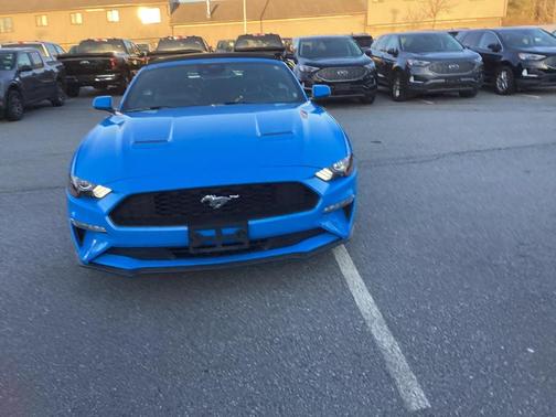 2022 Ford Mustang EcoBoost Premium