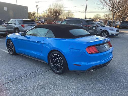 2022 Ford Mustang EcoBoost Premium