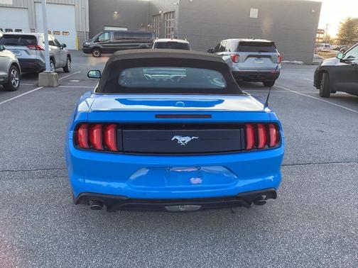 2022 Ford Mustang EcoBoost Premium
