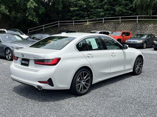 2022 BMW 330 i xDrive