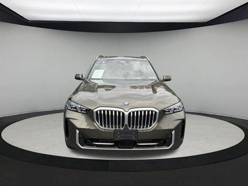 Manhattan Brown 2026 BMW X5 xDrive40i
