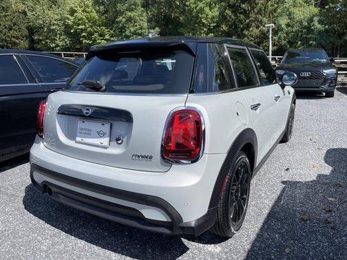 2022 MINI Hardtop Cooper