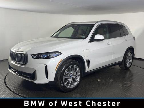 Mineral White Metallic 2025 BMW X5 PHEV xDrive50e