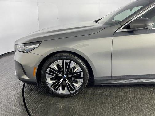 2025 BMW 540 i xDrive