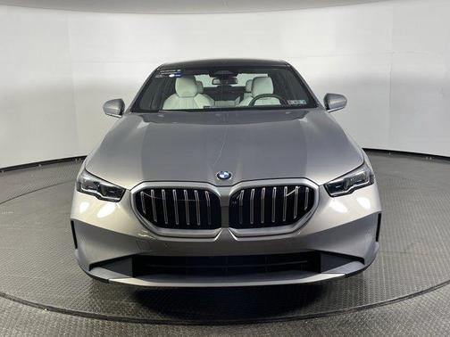 2025 BMW 540 i xDrive