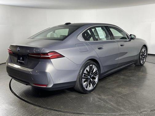 2025 BMW 540 i xDrive