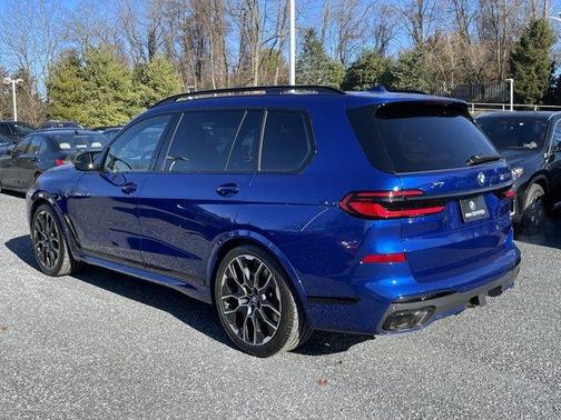 2025 BMW X7 M60i