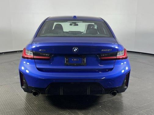 2025 BMW 330 i xDrive