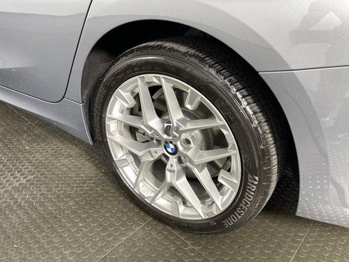 2025 BMW 330 i xDrive