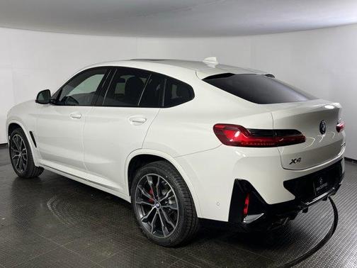 2023 BMW X4 xDrive30i