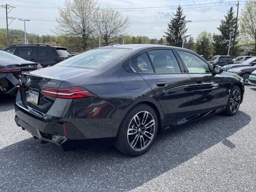 Dark Graphite Metallic 2026 BMW 530 i xDrive
