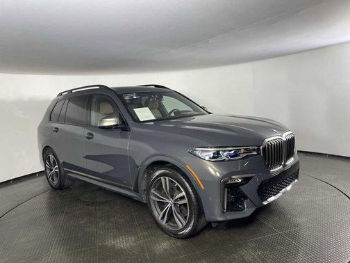 2022 BMW X7 M50i