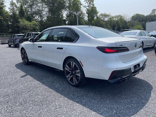 2023 BMW 760 760i xDrive