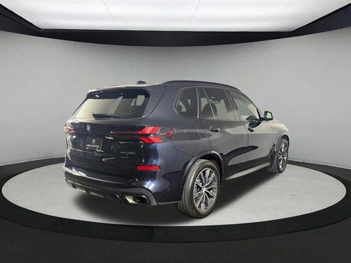 Black 2024 BMW X5 xDrive40i