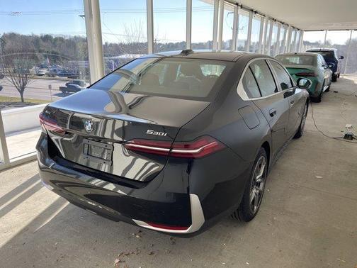 2026 BMW 530 i xDrive